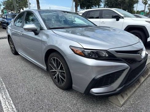 Used 2024 Toyota Camry SE FWD image 5