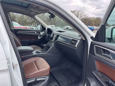 Used 2021 Volkswagen Atlas SE w/ Panoramic Sunroof Package image 9