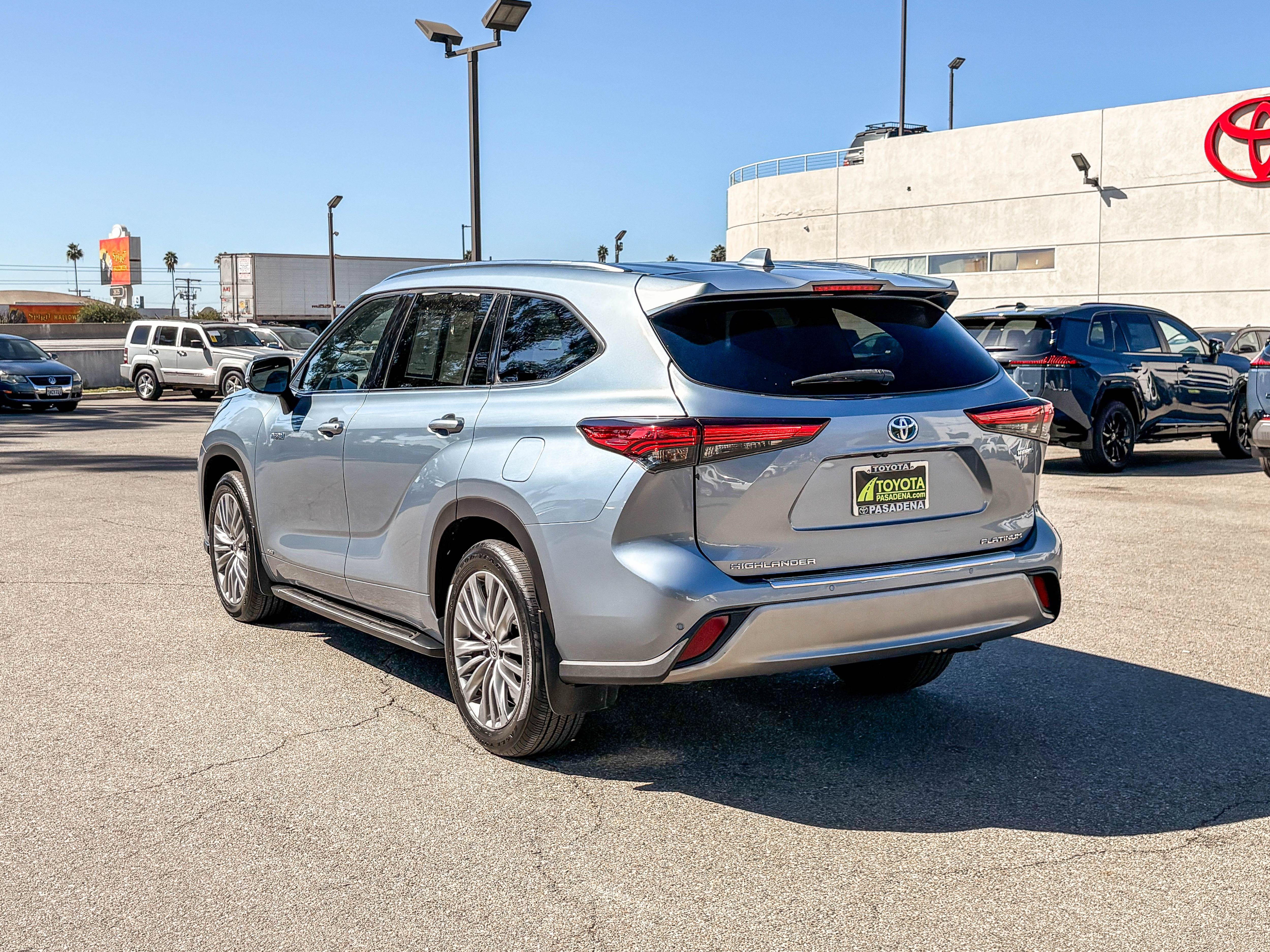 Used 2021 Toyota Highlander Platinum AWD/4WD image 8