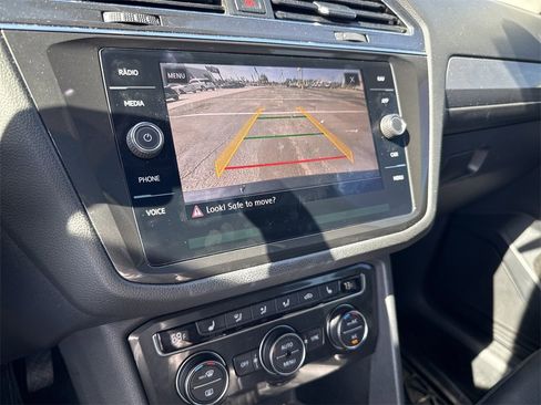 Used 2018 Volkswagen Tiguan SEL image 20
