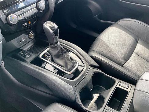Certified 2022 Nissan Rogue Sport SL w/ Premium Package AWD/4WD image 17