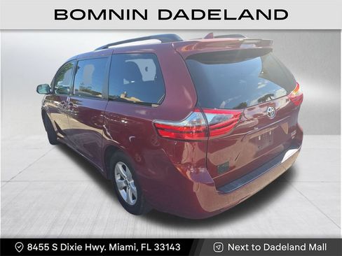 Used 2020 Toyota Sienna LE image 4