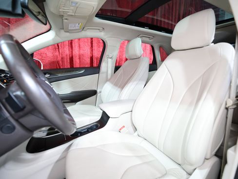 Used 2019 Lincoln MKC Reserve w/ MKC Climate Package FWD image 13