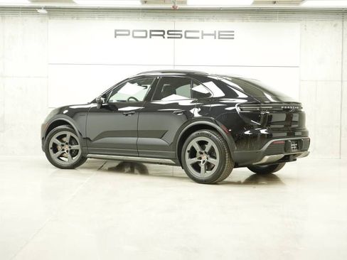 New 2026 Porsche Macan 4 Electric AWD/4WD image 3