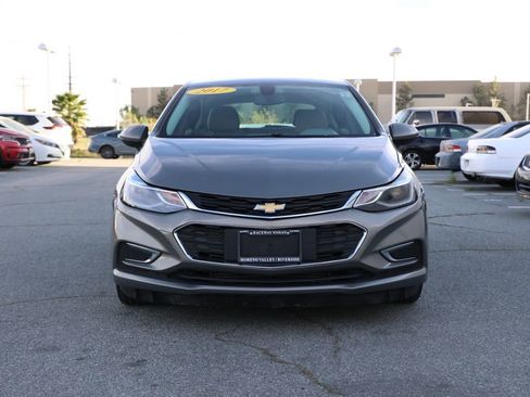 Used 2017 Chevrolet Cruze Premier image 9