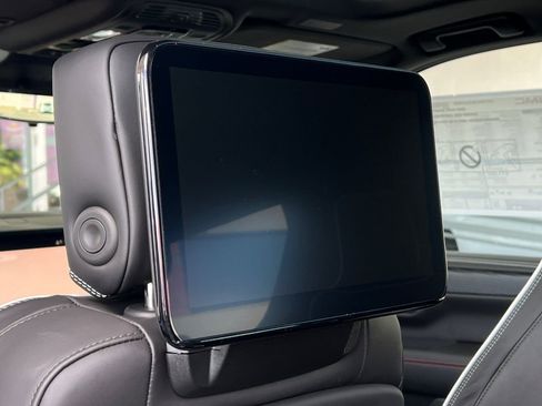 New 2026 GMC Yukon AT4 Ultimate AWD/4WD image 14