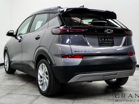 Used 2023 Chevrolet Bolt EUV LT image 10