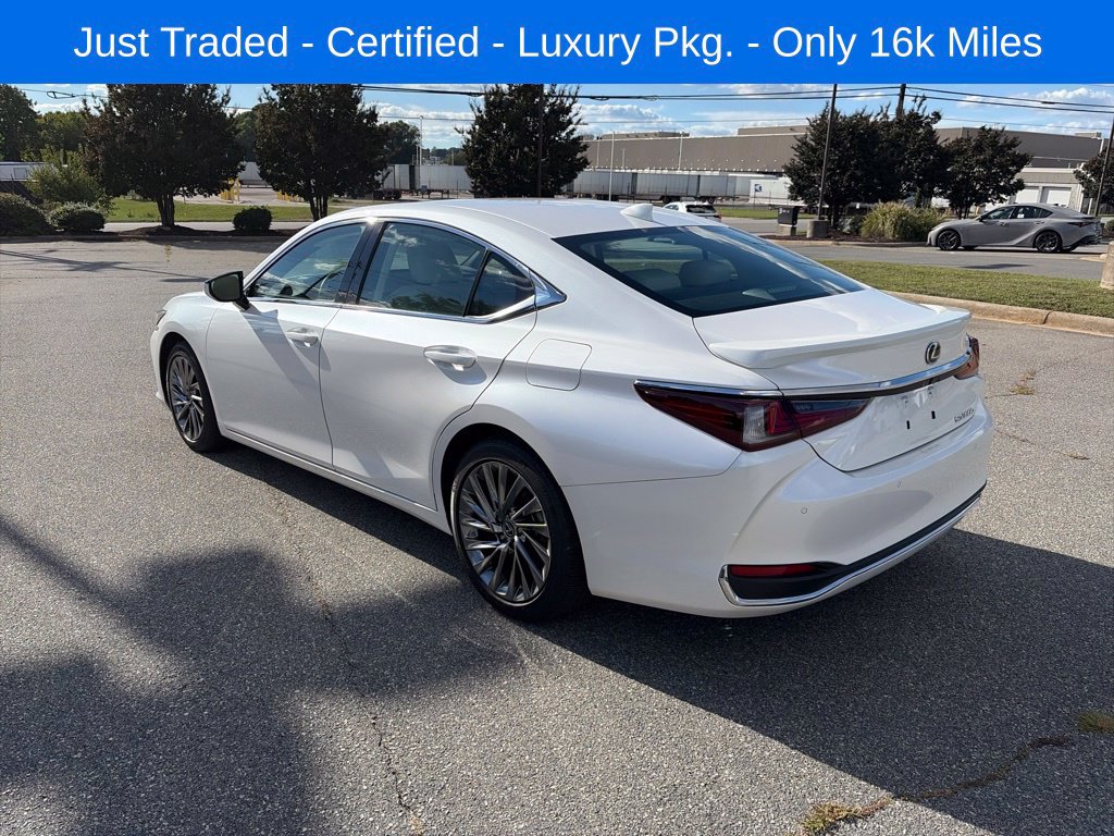 Certified 2025 Lexus ES 300h w/ Technology Package FWD image 2