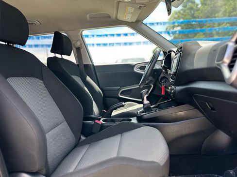 Used 2020 Kia Soul LX FWD image 18