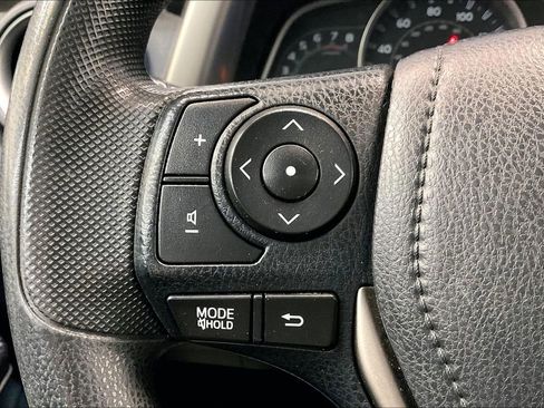 Used 2015 Toyota RAV4 LE image 12