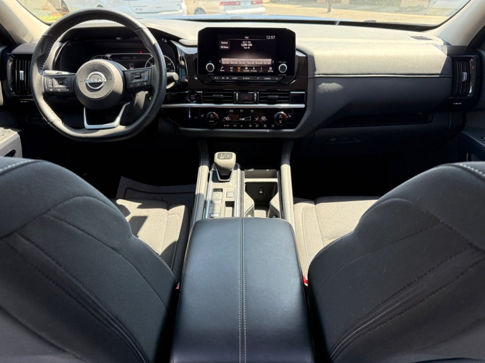 Used 2025 Nissan Pathfinder SV FWD image 10