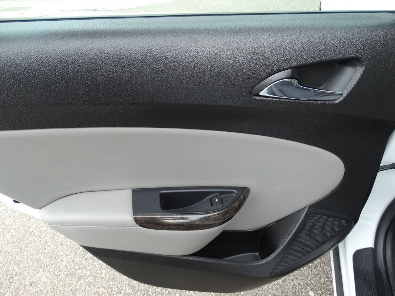 Used 2016 Buick Verano Convenience FWD image 27