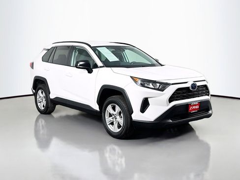 Used 2021 Toyota RAV4 LE image 7