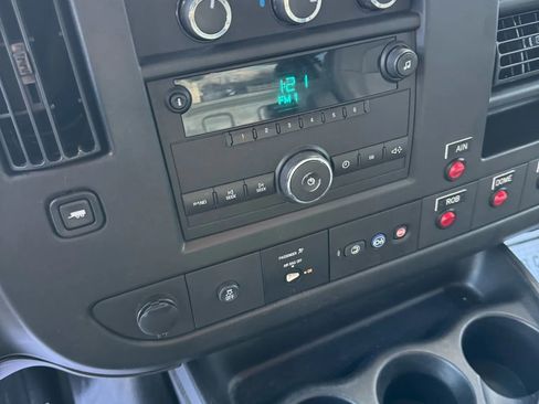 Used 2014 Chevrolet Express 2500 image 11