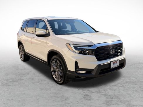 Used 2023 Honda Passport EX-L image 3