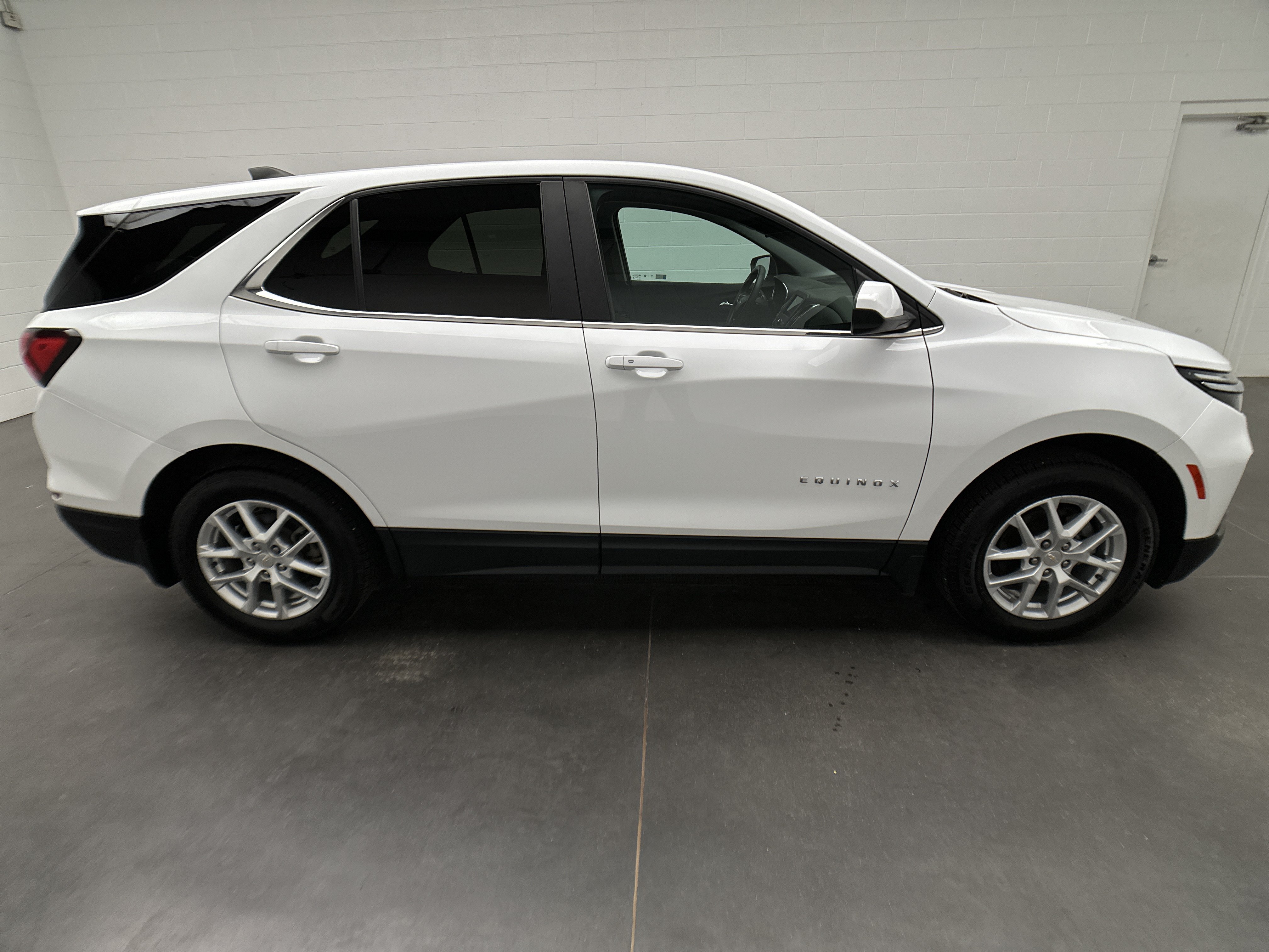 Used 2023 Chevrolet Equinox LT w/ LPO, Floor Liner Package AWD/4WD image 11