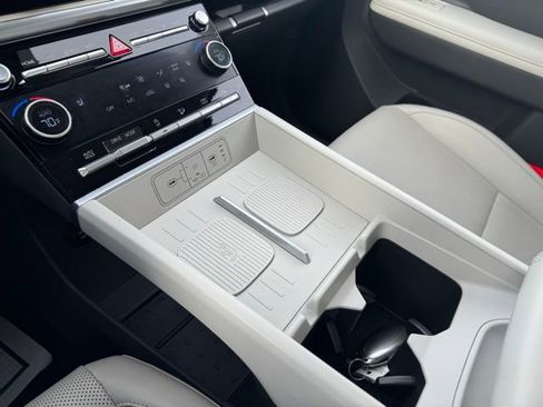 Used 2025 Hyundai Santa Fe SEL image 11