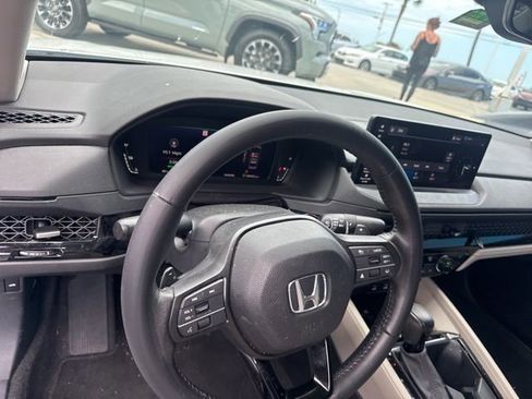 Used 2023 Honda Accord EX-L image 4