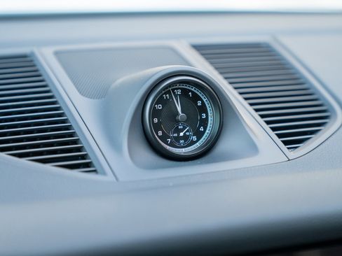 Certified 2025 Porsche Macan image 15