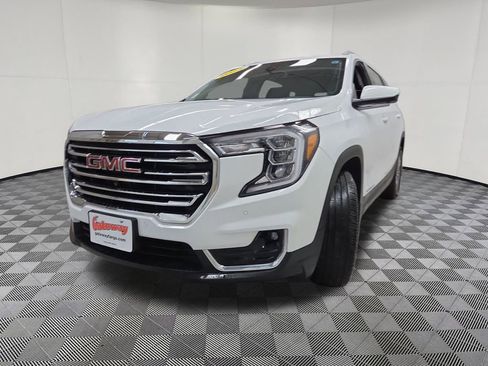 Used 2023 GMC Terrain SLT w/ Tech Package AWD/4WD image 7