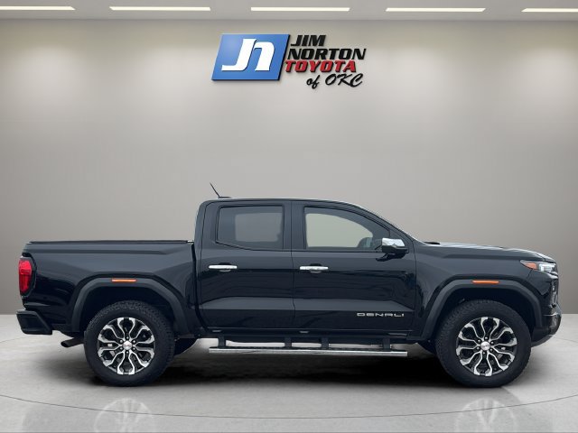 Used 2025 GMC Canyon Denali AWD/4WD image 4
