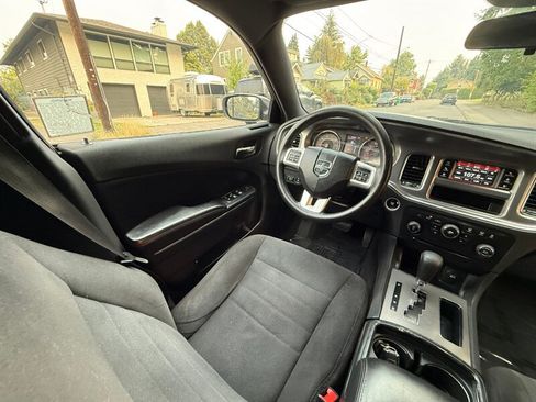 Used 2014 Dodge Charger SE RWD image 16