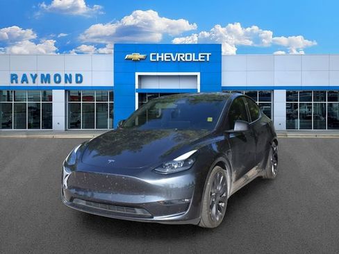 Used 2024 Tesla Model Y Performance AWD/4WD image 3