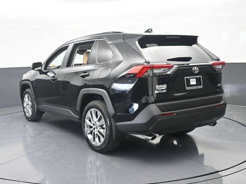 Used 2025 Toyota RAV4 XLE Premium FWD image 4
