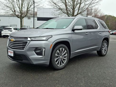 Used 2023 Chevrolet Traverse Premier image 3