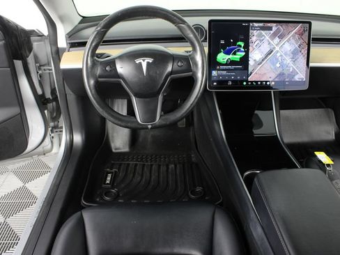 Used 2018 Tesla Model 3 Long Range RWD image 10