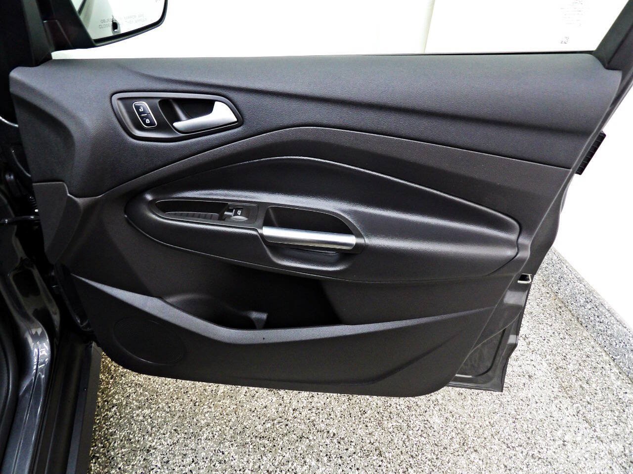 Used 2018 Ford C-MAX SE w/ Equipment Group 202A FWD image 11