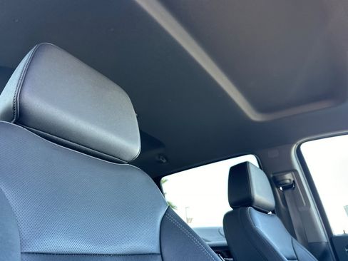 Used 2024 GMC Sierra 1500 SLT image 17