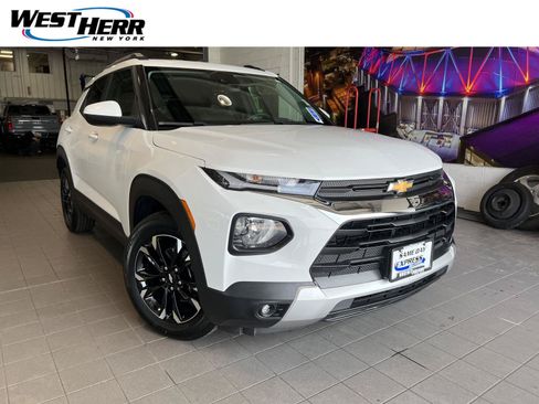 Used 2023 Chevrolet TrailBlazer LT FWD image 1