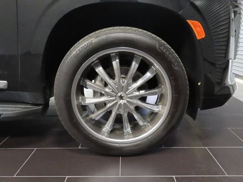 Certified 2023 Cadillac Escalade Premium Luxury Platinum image 17