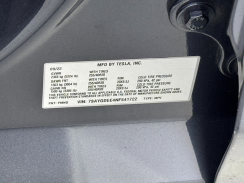Used 2022 Tesla Model Y Long Range image 46
