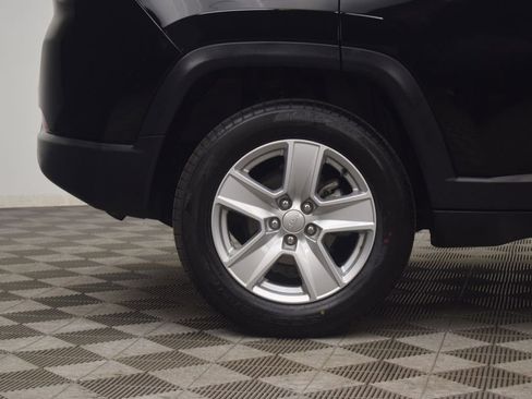 Used 2022 Jeep Compass Latitude AWD/4WD image 30