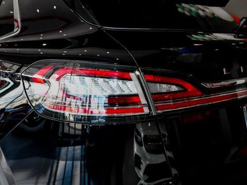 Used 2021 Lincoln Nautilus FWD w/ Equipment Group 101A image 13