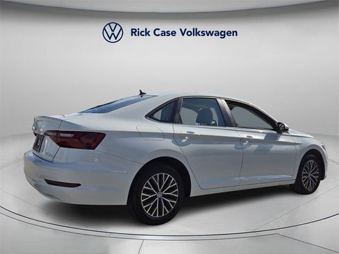 Certified 2020 Volkswagen Jetta SE image 5