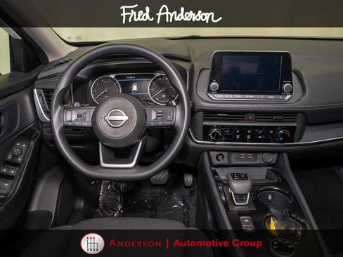 Used 2024 Nissan Rogue S AWD/4WD image 6