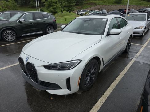 Used 2023 BMW i4 eDrive35 RWD image 4
