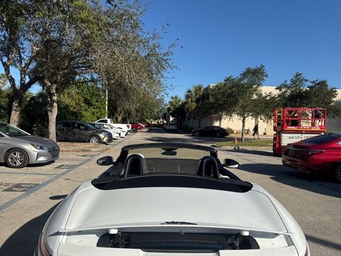 Used 2022 Jaguar F-TYPE R-Dynamic image 6