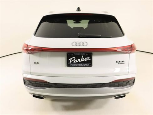 Certified 2025 Audi Q5 Premium Plus image 4