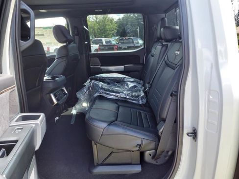 Used 2024 Ford F250 Platinum image 6