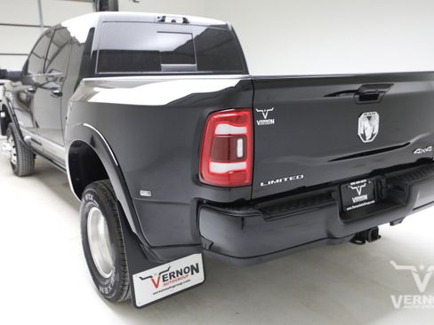 Used 2024 RAM 3500 Limited AWD/4WD image 3