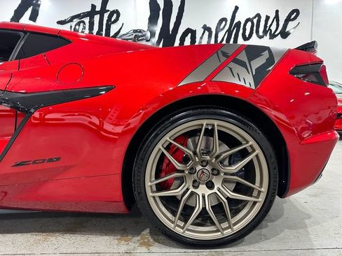 Used 2025 Chevrolet Corvette Z06 RWD image 32