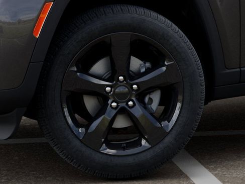 New 2026 Jeep Grand Cherokee Limited w/ Limited Altitude Package RWD image 8