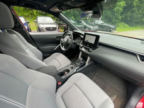 Used 2024 Toyota Corolla Cross AWD Hybrid w/ Moonroof Package image 22