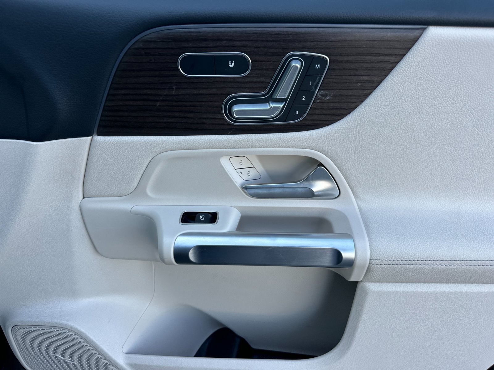 Certified 2026 Mercedes-Benz GLB 250 4MATIC image 18