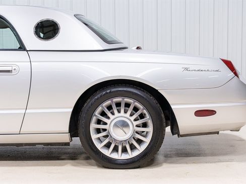 Used 2004 Ford Thunderbird RWD image 4