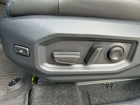 Used 2025 Toyota Tundra Platinum AWD/4WD image 16